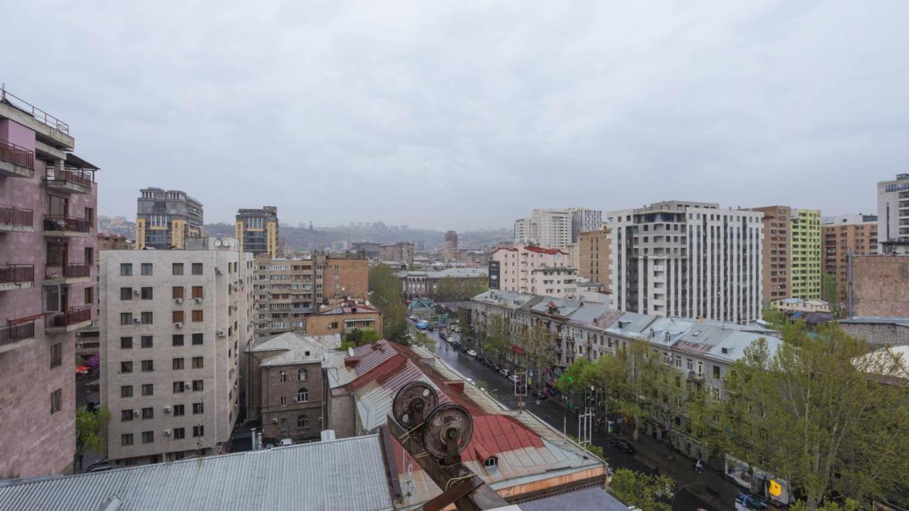 Stay Inn Apartments On Amiryan 15 エレバン エクステリア 写真