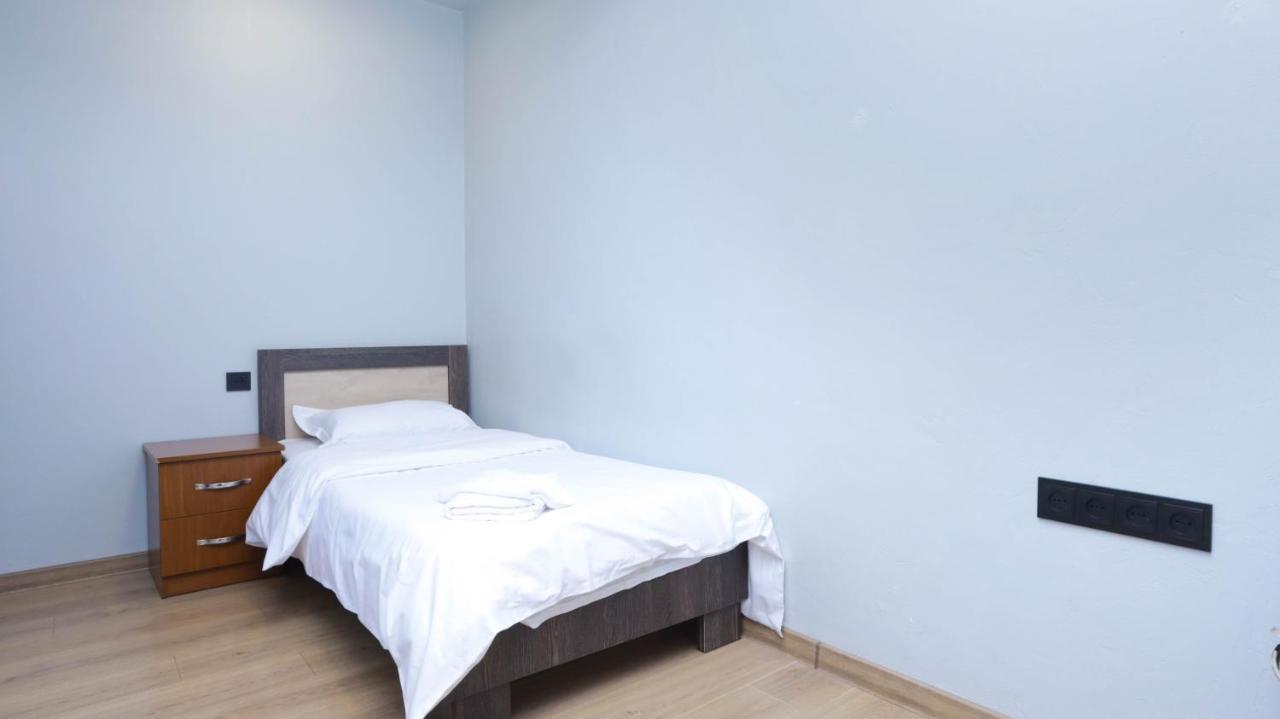 Stay Inn Apartments On Amiryan 15 エレバン エクステリア 写真