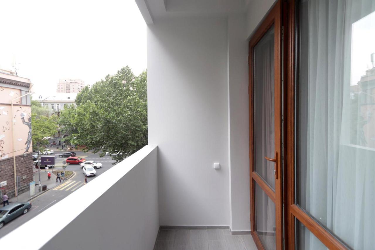 Stay Inn Apartments On Amiryan 15 エレバン エクステリア 写真
