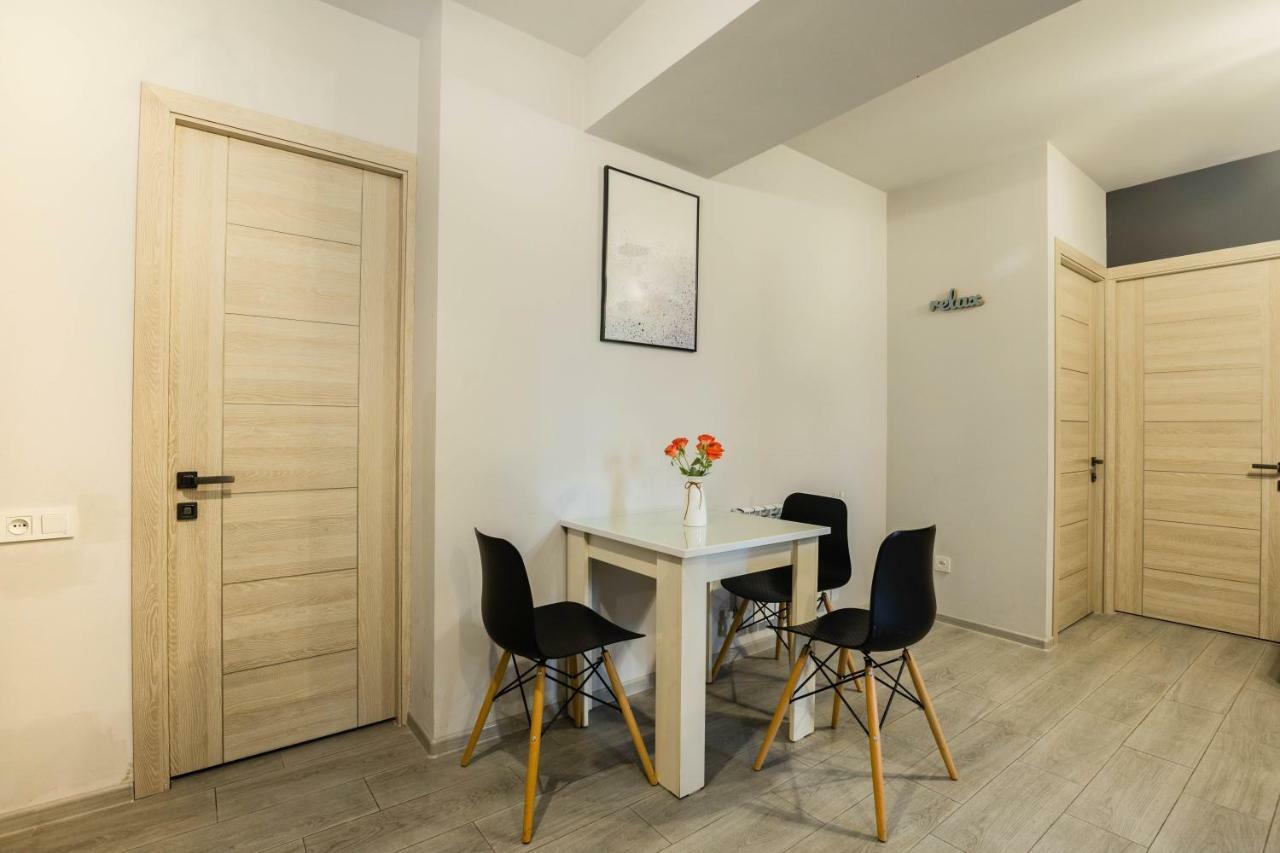 Stay Inn Apartments On Amiryan 15 エレバン エクステリア 写真