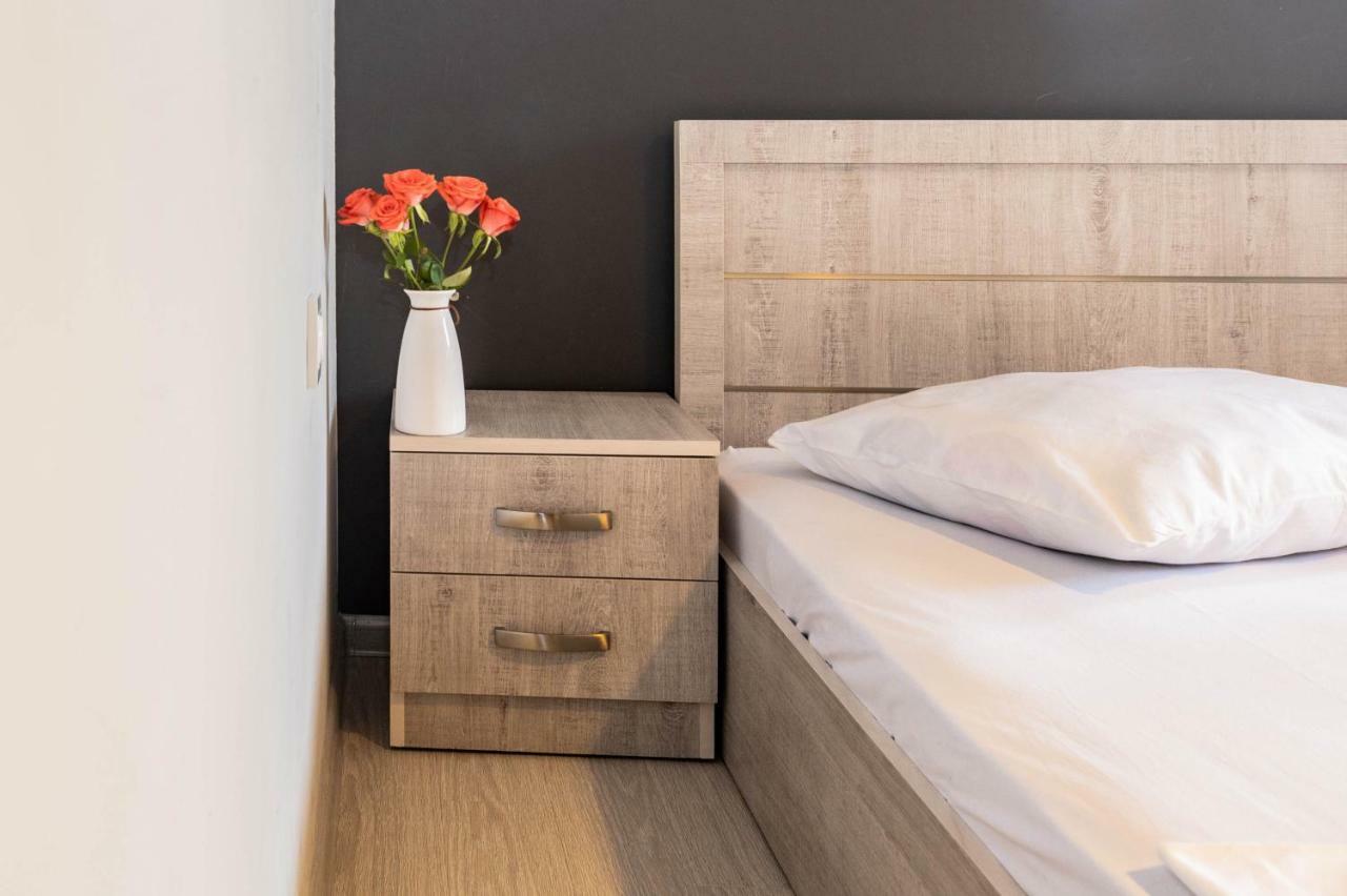 Stay Inn Apartments On Amiryan 15 エレバン エクステリア 写真