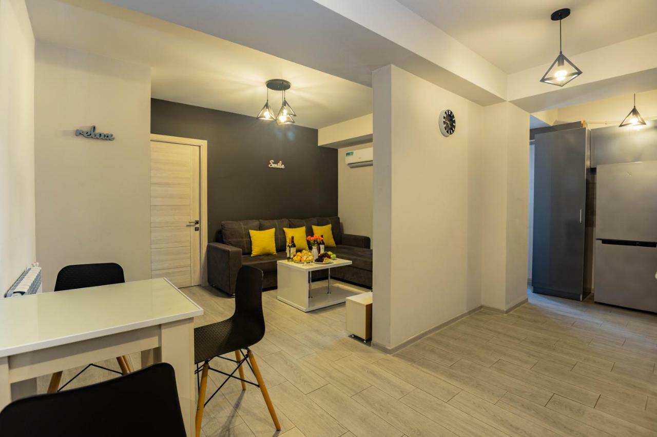 Stay Inn Apartments On Amiryan 15 エレバン エクステリア 写真
