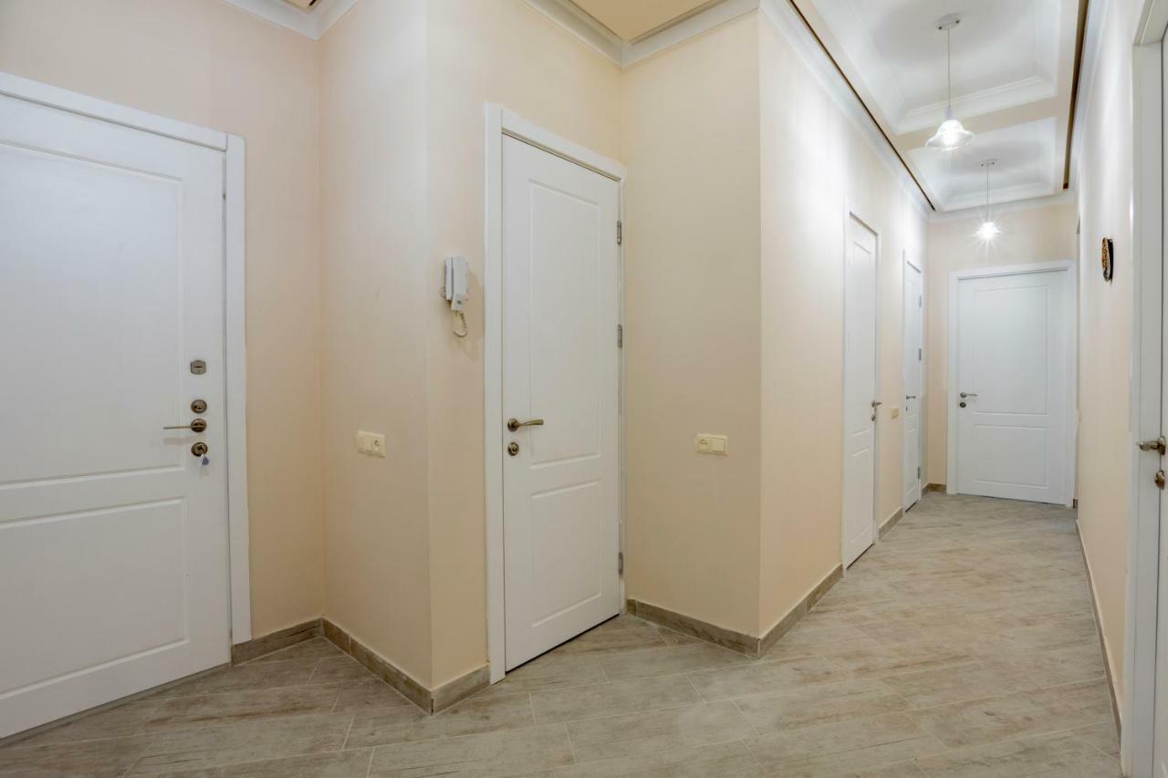 Stay Inn Apartments On Amiryan 15 エレバン エクステリア 写真